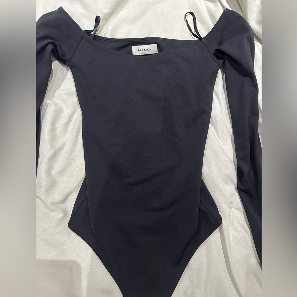Aritzia Babaton Off the shoulder Bodysuit
